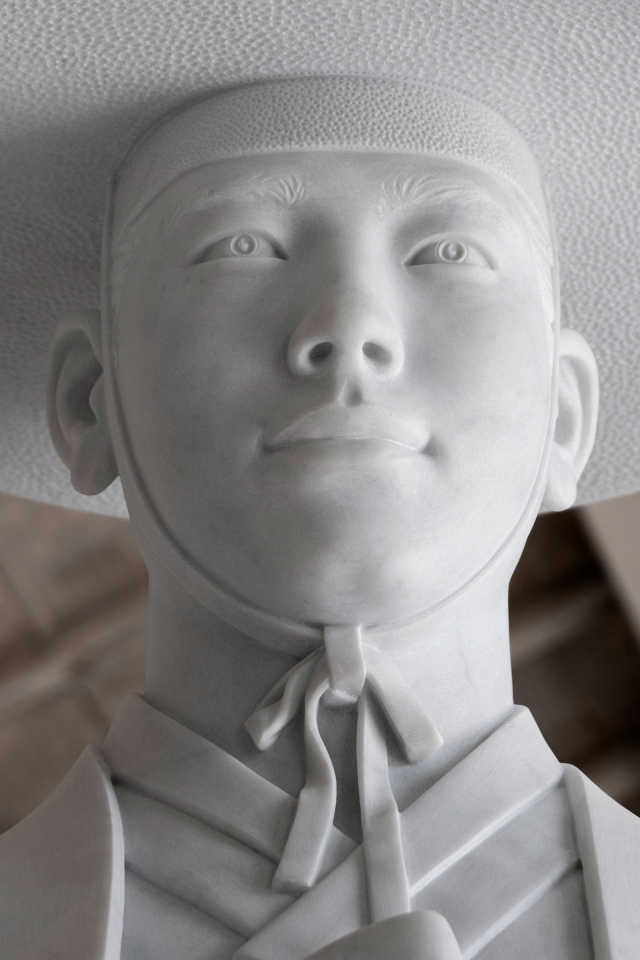 첫 동양 聖人 조각상…'갓 쓴 김대건' 바티칸에 섰다