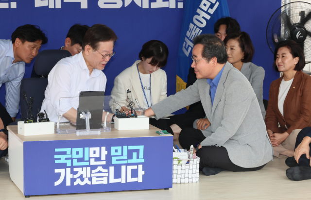 이재명 찾은 이낙연 “단식 거두시라”…李 “폭주 막아야”