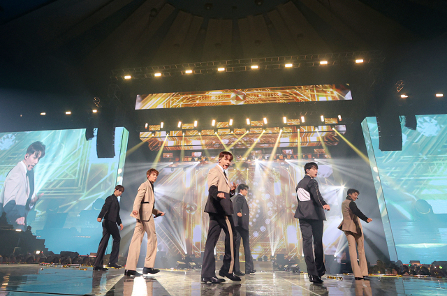 2PM 데뷔 15주년 콘서트 'It’s 2PM' 현장 이미지 / 사진=JYP엔터테인먼트