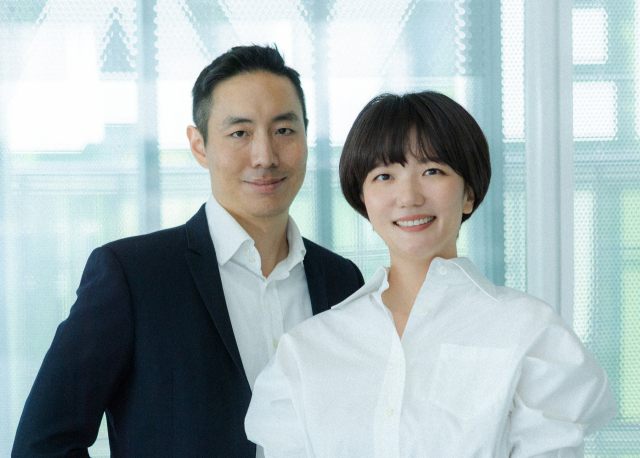 최수연(오른쪽) 네이버 대표와 김남선 CFO.