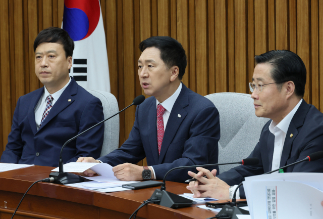 김기현 국민의힘 대표가 13일 국회에서 열린 교권회복과 강화를 위한 국민의힘-교원단체 간담회에서 발언하고 있다. 연합뉴스