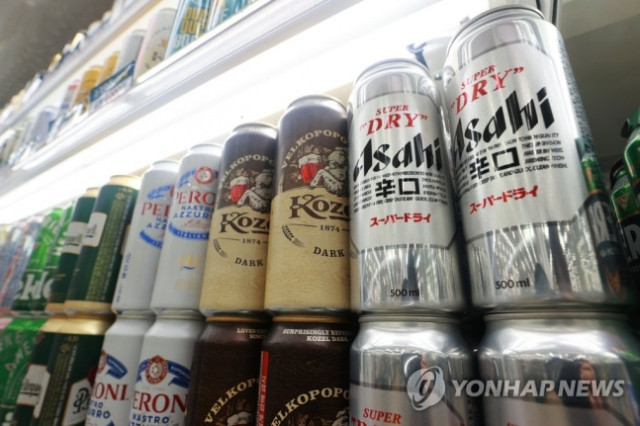 7월 17일 서울 시내 한 대형마트에 일본 맥주가 진열되어 있다. 관세청 무역통계에 따르면 지난달 일본 맥주 수입량은 5천553t으로 지난해 동월보다 264.9% 늘었고, 수입액은 456만 달러로 291.1% 증가했다. 연합뉴스