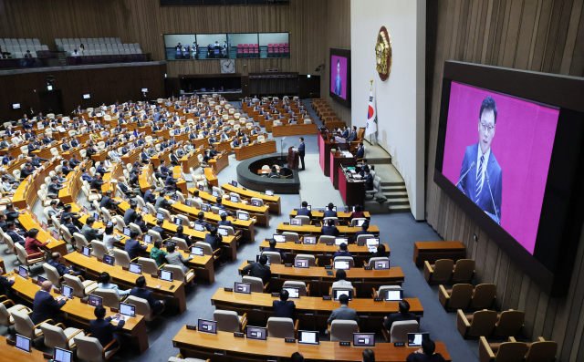 박광온 더불어민주당 원내대표가 18일 국회에서 열린 본회의에서 교섭단체 대표 연설을 하고 있다. 연합뉴스