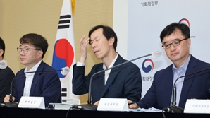 정부 "잉여금·불용·기금으로 부족분 해소"…野 추경 주장 일축