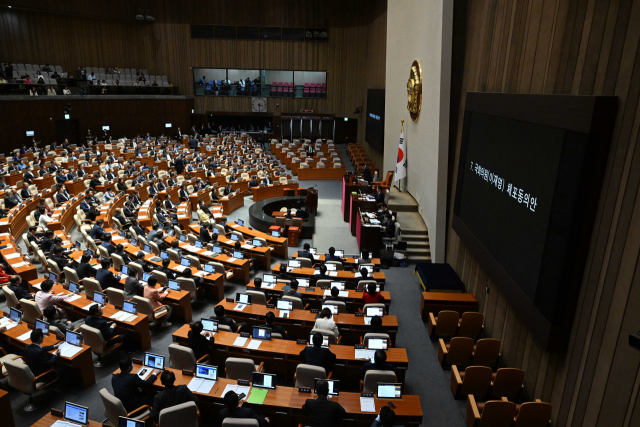 21일 서울 여의도 국회에서 열린 본회의에서 이재명 의원 체포동의안이 상정되고 있다. 성형주 기자