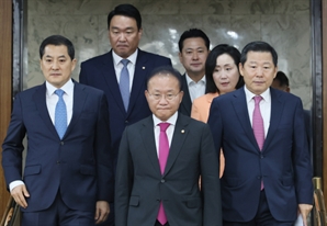 윤재옥 "민주, 국민품 돌아올 기회…박광온 사퇴, 마음 무거워"