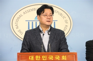 민주당 새 원내대표에 ‘3선’ 홍익표