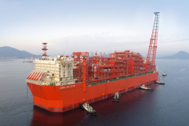 삼성중공업이 건조한 부유식 해양 LNG 액화플랜트(FLNG)의 모습. 사진제공=삼성중공업