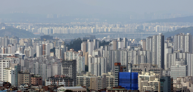 서울 남산에서 바라본 서울의 아파트. 연합뉴스