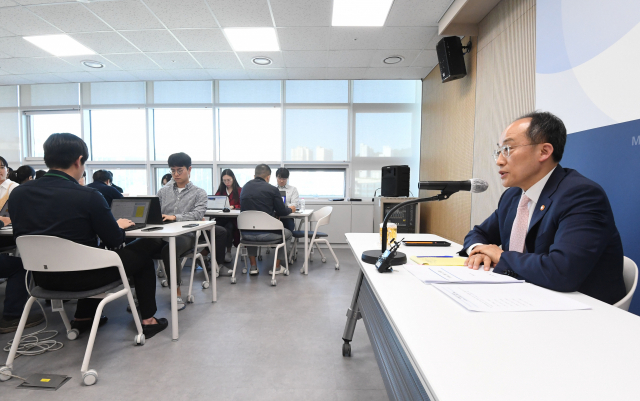 추경호 '유류세 인하…2개월 가량 연장조치 적극 검토'