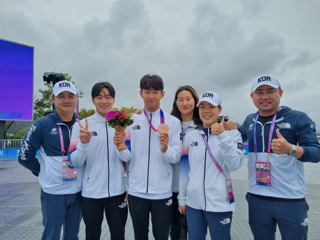 ‘첫선’ 마라톤 수영 銅…박재훈 “후반 역전 자신 있었다”[항저우AG]