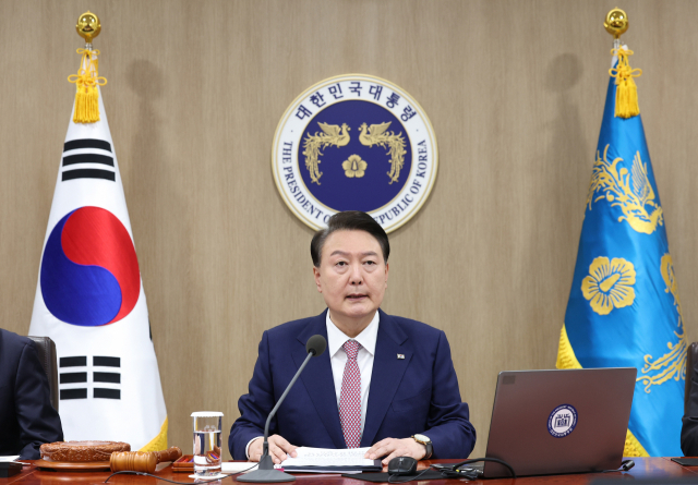 윤석열 대통령이 10일 서울 용산 대통령실 청사에서 열린 국무회의에서 발언하고 있다. 연합뉴스
