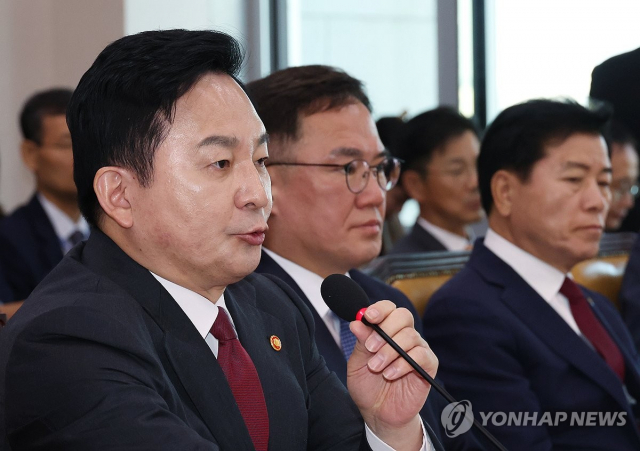 10일 국회에서 열린 국토교통위원회 국정감사에서 원희룡 국토교통부 장관이 의원들의 자료제출 요구에 답변하고 있다. 2023.10.10/사진=연합뉴스