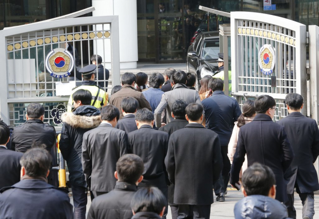 '꼬우면 이직해라' 했더니 진짜 관둬…2030 공무원 퇴직 '러시'