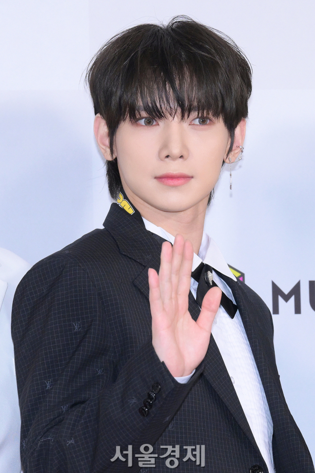 그룹 에이티즈(ATEEZ) 여상이 10일 오후 인천 남동구 인천 남동체육관에서 열린 ‘2023 더팩트 뮤직 어워즈(TMA)’ 레드카펫에서 포즈를 취하고 있다. 김규빈 기자