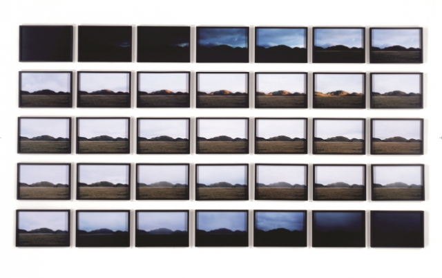 올라퍼 엘리아슨_도마달루의 일광 연작(북쪽), 2006, C-프린트 35개, 각25.3x37.7cm. 사진제공=호암 미술관