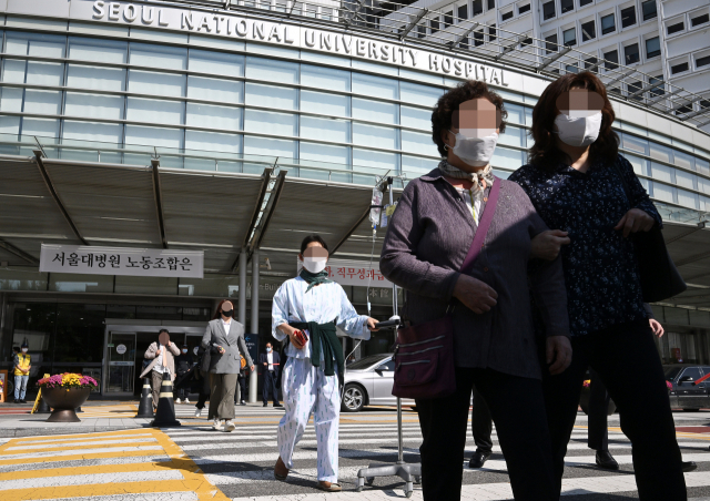 '진료 차질 없다더니…입원 길 막혀' 서울대병원 파업 이틀만에 콜센터 불났다