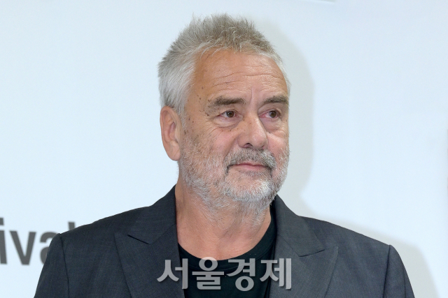 '스티븐 연 답변 불가'에 '뤽 베송 지각'까지…부국제 비하인드 [정지은의 무비이슈다]