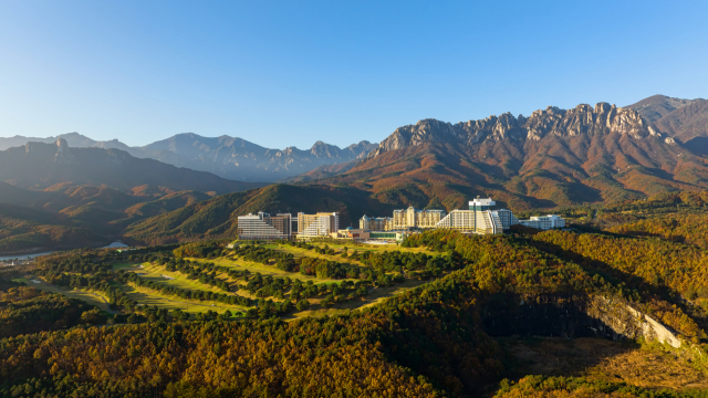 설악산 국립공원을 앞에 둔 델피노리조트. 사진 제공=대명소노그룹