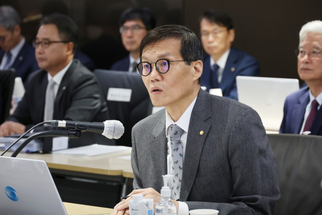 이창용 한국은행 총재가 23일 서울 중구 한국은행에서 열린 국회 기획재정위원회의 한국은행에 대한 국정감사에서 질의에 답하고 있다. 연합뉴스