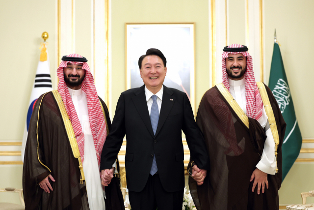 尹 대통령, 사우디 국방장관 만나 “방위산업 협력 심화”