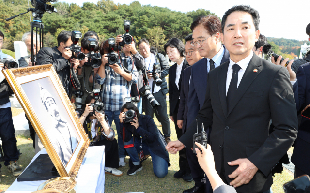 野 ‘홍범도 순국 80주기’에 대정부 공세…“이게 민생인가”