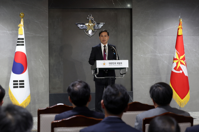 지난 19일 서울 용산구 국방부청사에서 열린 제44·45대 국방부 차관 퇴임 및 취임식에서 김선호 신임 국방부 차관이 취임사를 하고 있다. 사진 제공=국방부