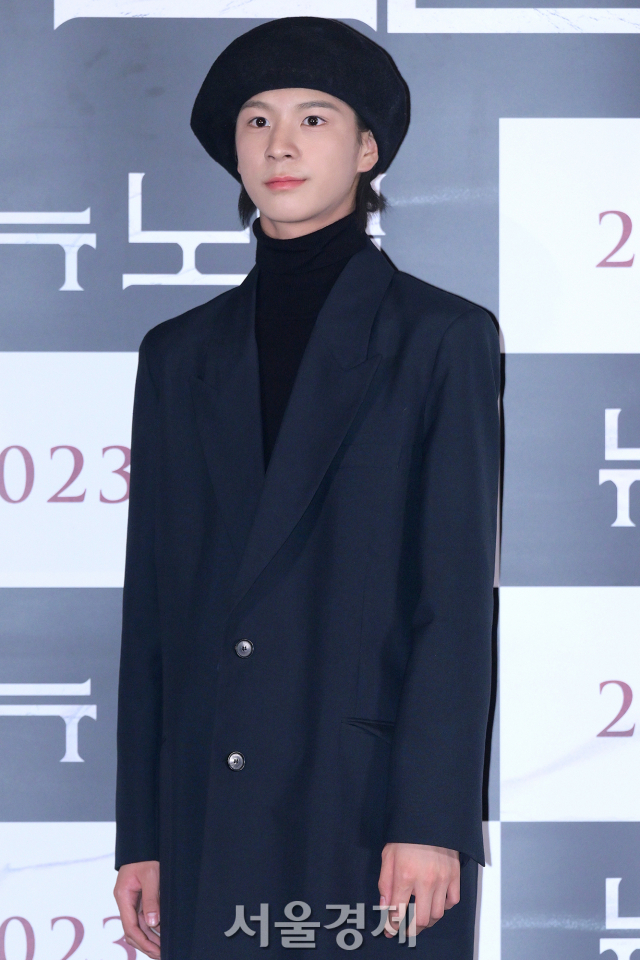 가수 겸 배우 정동원이 27일 오후 서울 용산구 CGV 용산아이파크몰에서 진행된 영화 ‘뉴 노멀’(감독 정범식) 언론배급시사회 및 기자간담회에서 포즈를 취하고 있다. 김규빈 기자