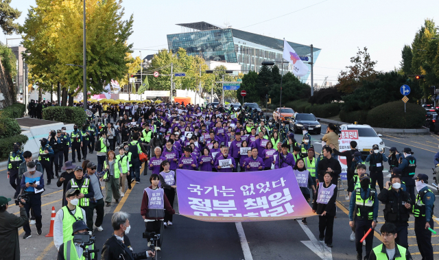 [르포]'가슴이 텅텅 비었다'…이태원 참사 1주기 추모물결