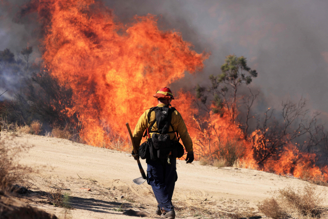31일(현지시간) 미국 캘리포니아주 남부에서 확산 중인 산불. AFP연합뉴스