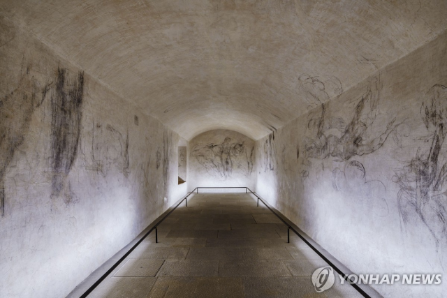 르네상스를 이끈 대예술가 미켈란젤로가 약 500년 전 숨어서 작업한 공간으로 알려진 피렌체의 ‘비밀의 방’. 연합뉴스