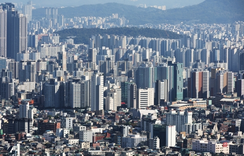 서울 남산에서 바라본 도심 아파트. 연합뉴스