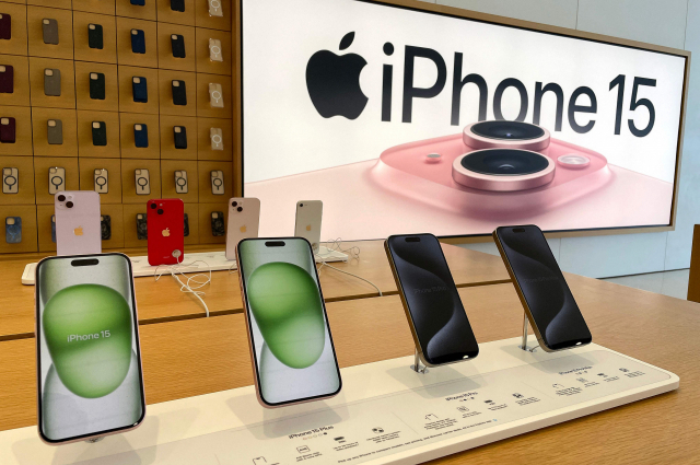 '2001년 이후 최악'…아이폰 선방에도 4분기 연속 역성장한 애플
