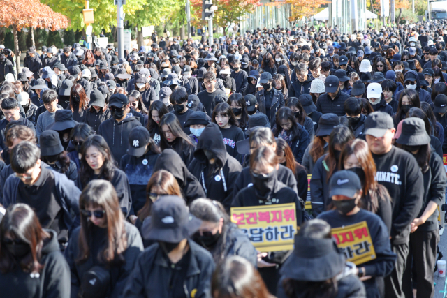 ‘韓 교사·공무원, 왜 파업 못해’…국제사회 ‘숙제’가 쌓여간다