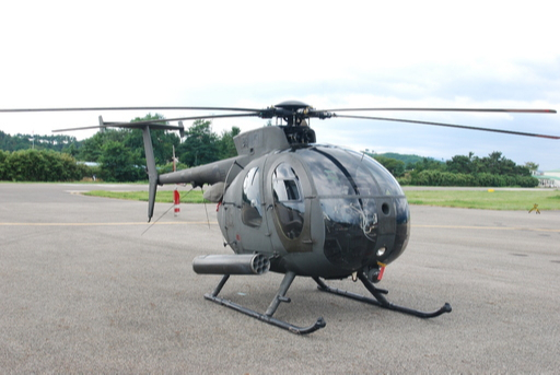 지상 활주로에 이륙 대기 중인 육군 ‘500MD 헬기’. 사진 제공=육군