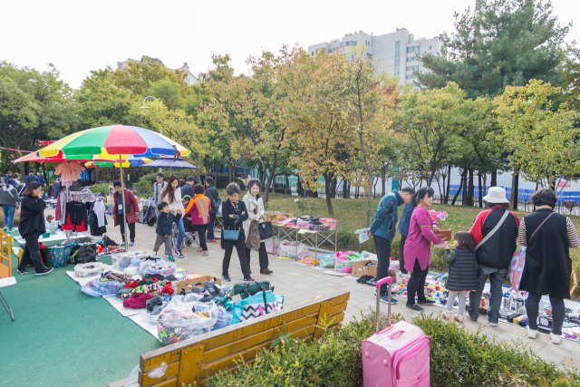 까치나눔장터 현장. 강서구 제공