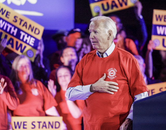조 바이든 미국 대통령이 9일 미국 일리노이주 벨베디어 전미자동차노조(UAW) 행사를 찾아 연설하고 있다. UPI연합뉴스