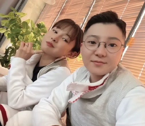 사기 혐의로 구속된 전청조씨(오른쪽)와 공범 의혹을 받고 있는 전 펜싱 여자국가대표 남현희씨. 사진=연예뒤통령이진호 유튜브 캡처