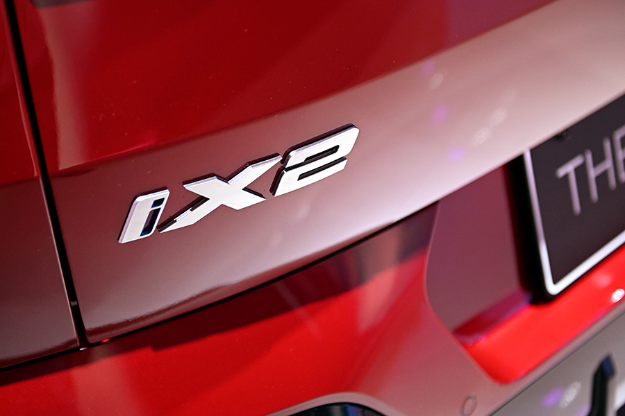 BMW, 2023 일본 모빌리티 쇼에서 iX2 공개...내년 봄 일본 투입