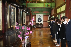 서울 용산구, 제13회 효창원 8위선열 의열사 숭모제전 지원