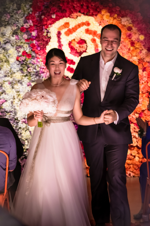 그레그 브로크먼(오른쪽) 오픈AI 전 이사회 의장과 그의 아내인 한국계 안나가 지난 2019년 결혼식을 올리고 있다. 브로크먼 X캡쳐