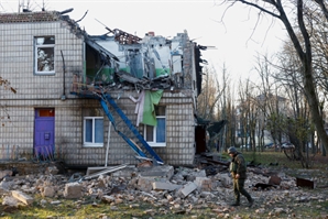 한밤중 우크라이나 키이우에 러시아 드론 무더기 공격