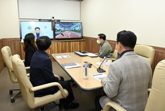 Meta-의정부 현장 시장실 참여한 김동근 의정부시장. 사진 제공=의정부시