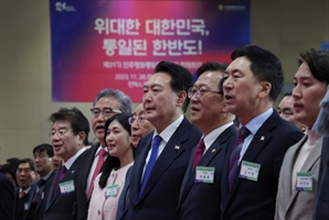 尹, 북한인권단체 접견…“北 인권문제, 국제사회가 함께 대처해야”