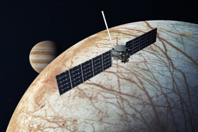 목성의 위성 유로파를 탐사하는 ‘유로파 클리퍼’의 상상도. 사진제공=나사