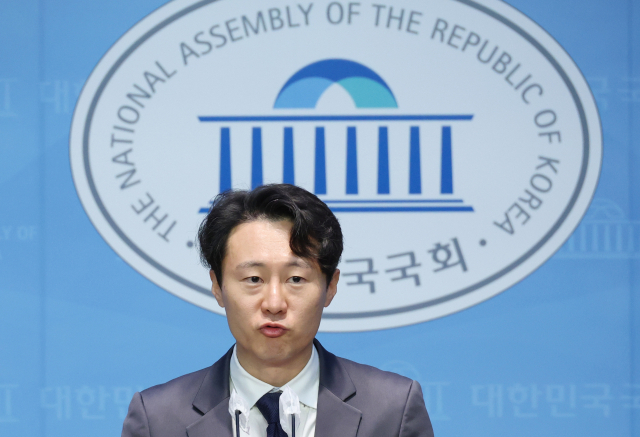 野 홍성국·이탄희 불출마…지도부 겨냥 '쇄신 압박'