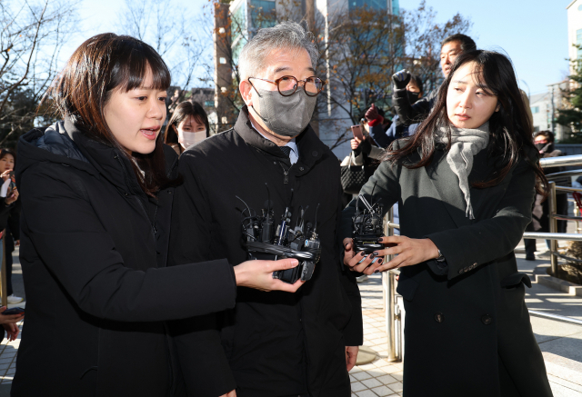 지난달 24일 구속영장이 청구된 장하원 디스커버리자산운용 대표가 서울 양천구 서울남부지법에서 열린 구속 전 피의자심문에 출석하고 있다.연합뉴스