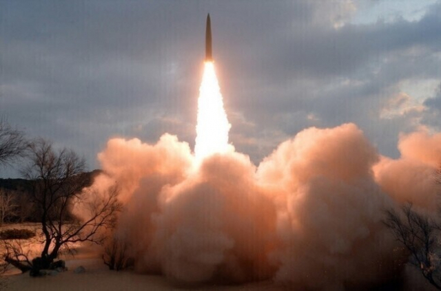 북한이 탄도미사일을 발사하는 장면. 조선중앙통신·연합뉴스