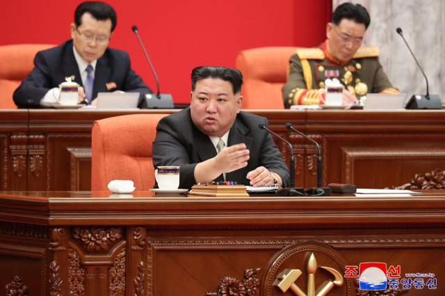 북한은 지난 26일부터 개최되었던 연말 전원회의가 30일 결속됐다고 조선중앙통신이 31일 보도했다. 조선중앙통신·연합뉴스