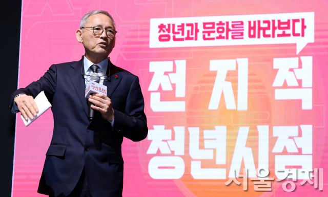 유인촌 문체부 신년사 “창작자 보호 우선…올해 축제판 벌일 것”<전문>